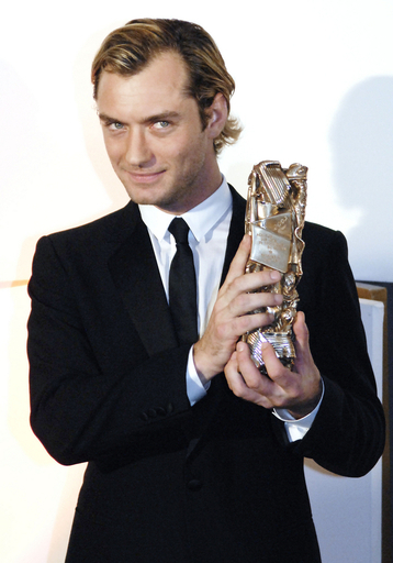 ＜第32回セザール賞＞最優秀作品賞に「レディー・チャタレイ」 - フランス