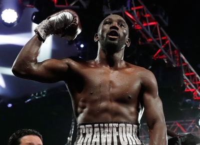 クロフォード、序盤苦戦も9回TKO勝ちでタイトル防衛