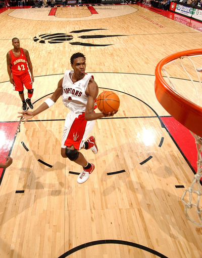 ＜06-07NBA＞ラプターズ ホークスに快勝し連敗を3で止める - カナダ