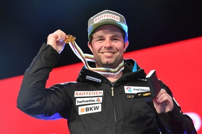 地元スイスのフォイツが男子滑降を制す、アルペン世界選手権