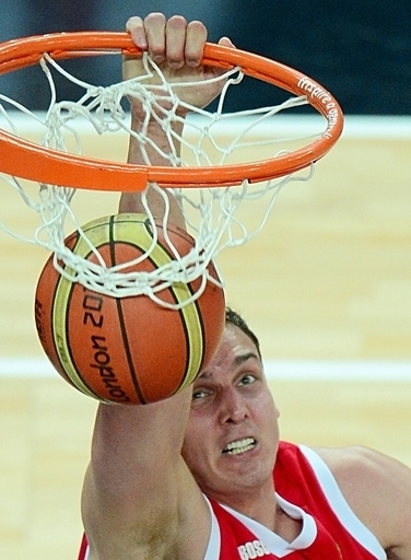 スペインがロシアを破り男子バスケットボール決勝に進出