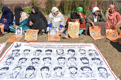 奨励賞　「愛する者の情報さえも」