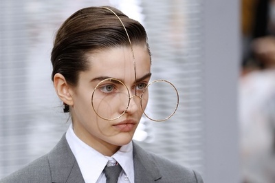 「トム ブラウン」19/20年秋冬