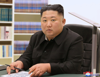 金正恩氏、異例の国民向け新年書簡 「苦難の時」の支持に謝意