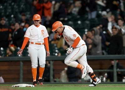 MLB史上初、女性コーチがフィールドに ジャイアンツのナッケン氏