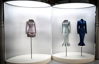 アライア回顧展、仏・パリで開幕　19年1月まで