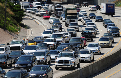 意外？米ロサンゼルスの高速道路改修、混乱なく完了