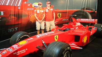 フェラーリのライコネンとマッサがスポンサーイベントに参加