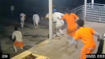 動画:殺人犯ら10人脱獄 便器裏の壁破る 米南部