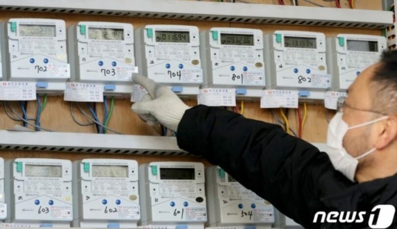 昨年12月30日、ソウル都心内の住居施設に設置された電気計量器の様子(c)news1