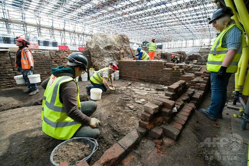 シェークスピア作品も上演、ロンドン初の劇場 発掘現場公開