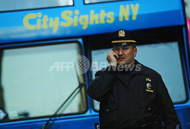 ボストン・マラソンで複数の爆発、3人死亡 100人超負傷