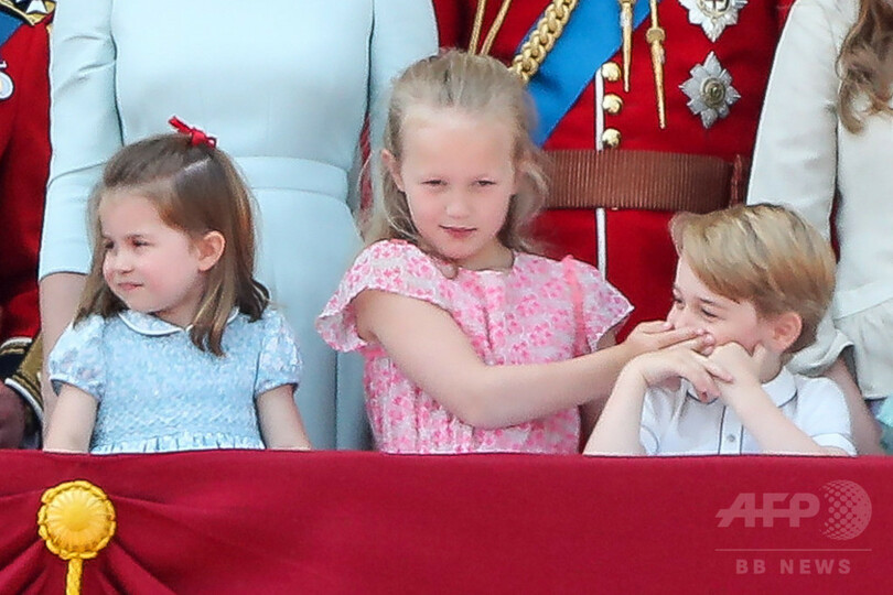 英国のエリザベス女王の「公式誕生日」、ロイヤルファミリーが大集合