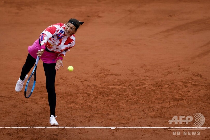 「ばかげた」寒さにアザレンカ怒り、不穏な開幕迎えた全仏OP