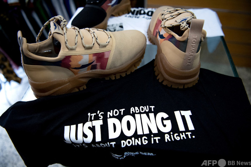 露天商組合からスニーカーブランド誕生、バルセロナのアフリカ移民