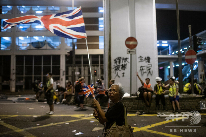 中国、「対応措置」を宣言 英の香港市民への市民権拡大に反発