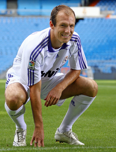 レアル・マドリード ロッベンとエインセの入団会見を行う 写真16枚