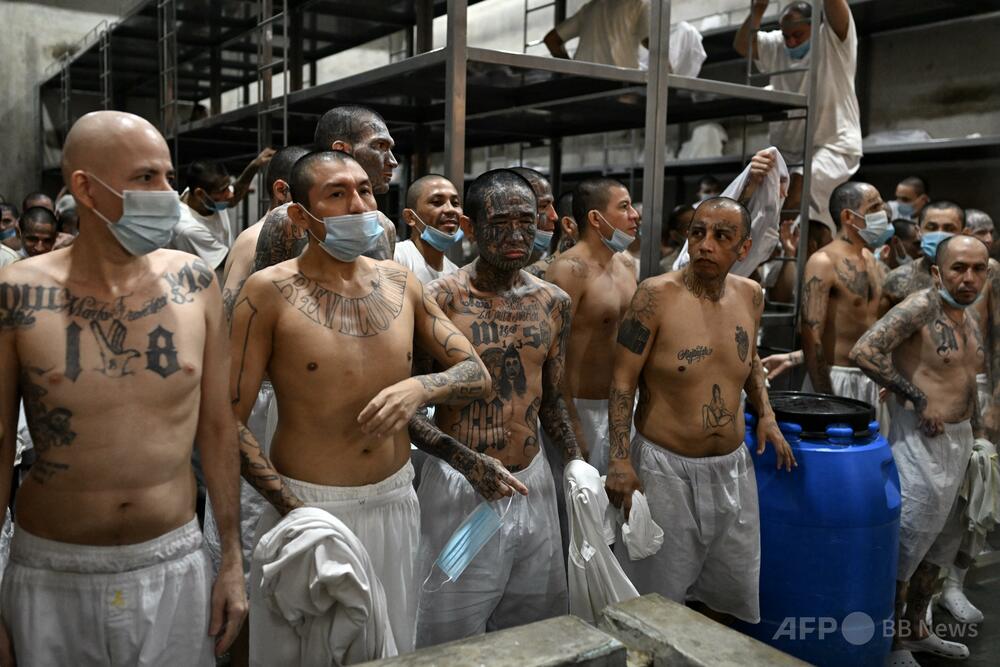 未成年でも「殺人犯、レイプ犯、テロリスト」は終身刑可能に 中米エルサルバドルのギャング対策