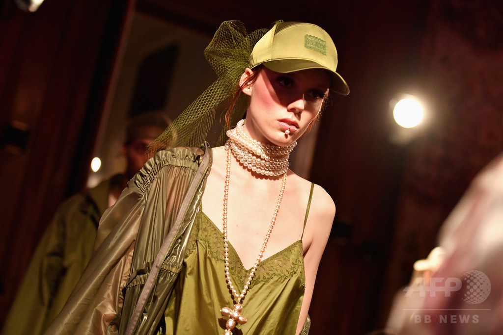 「フェンティ プーマ バイ リアーナ」17年春夏