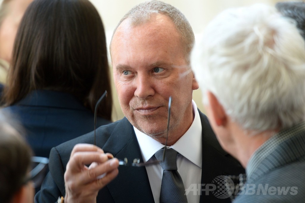 オバマ夫人がテープカット、アナ・ウィンター・コスチューム・センター開館式