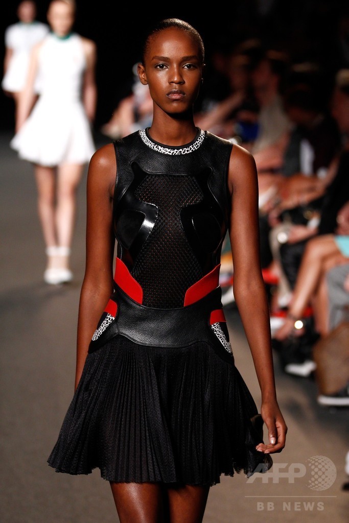 スニーカースタイルがさらに進化！？「アレキサンダー ワン」15年春夏