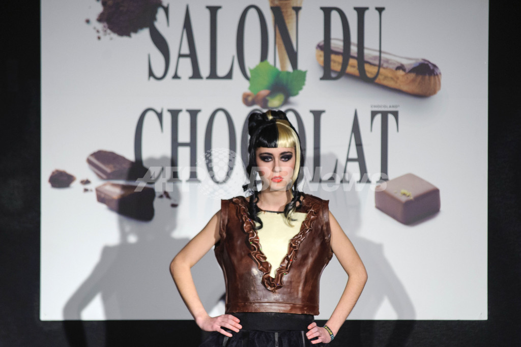 チョコの祭典「サロン・デュ・ショコラ」でファッションショー