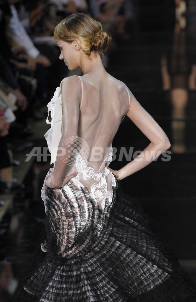 12年春夏パリコレクション＞ジョン・ガリアーノ 写真30枚 ファッション