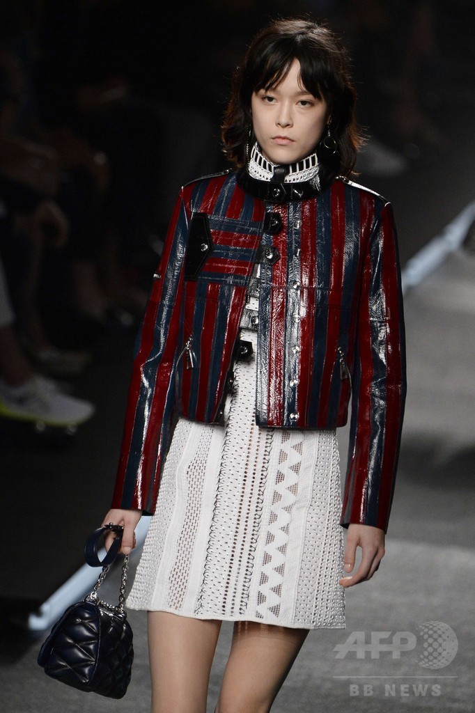 「ルイ・ヴィトン ファウンデーション」で初のショー、「ルイ・ヴィトン」15年春夏