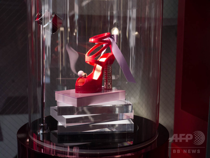 マキアージュ10周年記念ポップアップストア、11/29まで