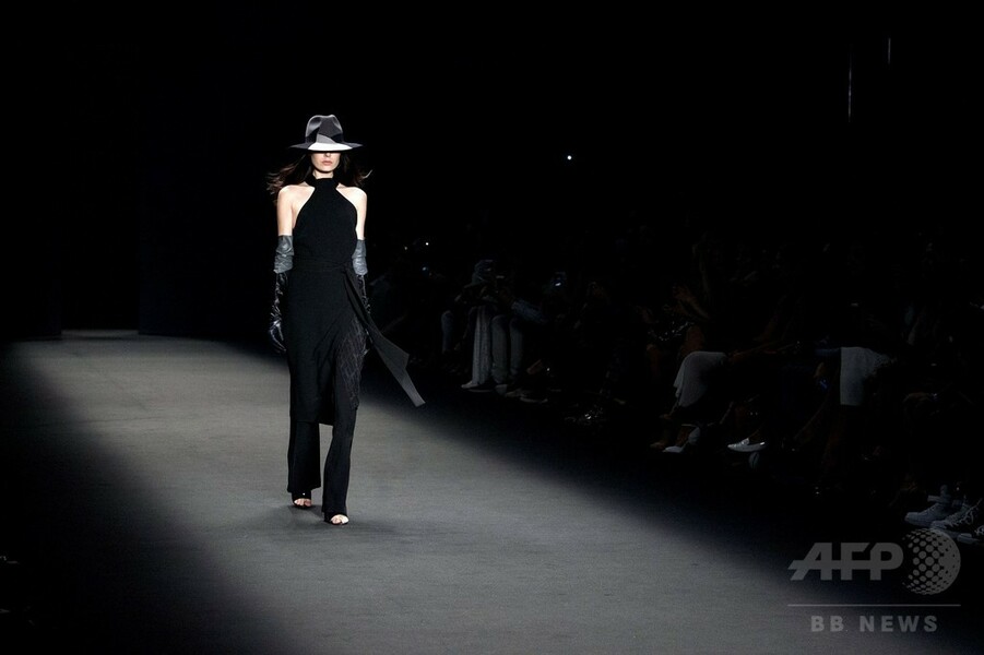 ドナテラ・ヴェルサーチもコレクション発表、「サンパウロ・ファッション・ウィーク」開催