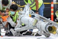 ジャワ海から引き揚げられたライオン航空墜落機の一部（2018年11月5日撮影）。(c)AZWAR IPANK / AFP