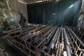 ガザ地区中部ブレイジで報道陣に公開された、イスラム組織ハマスの兵器製造拠点と製造されていたとされるロケット弾。写真編集はイスラエル軍が確認（2024年1月8日撮影）。(c)Menahem KAHANA / AFP