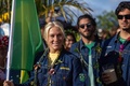 サーフィン競技の会場となるフランス領ポリネシアのタヒチ島チョープーで、パリ五輪の開会式に臨むブラジルのタチアナ・ウェストンウェブ（2024年7月26日撮影）。(c)Ed Sloane / POOL / AFP