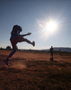 レソト・マセル（Maseru）でサッカーの試合に出場する少年（2010年5月25日撮影）。(c)AFP/PABALLO THEKISO