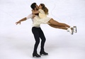 14-15フィギュアスケートグランプリ（GP）シリーズ第5戦、エリック・ボンパール杯（Trophee Eric Bompard 2014）、アイスダンス・フリーダンス（FD）。演技に臨むガブリエラ・パパダキス（Gabriella Papadakis）/ギヨーム・シゼロン（Guillaume Cizeron）組（2014年11月22日撮影）。(c)AFP/ROMAIN PERROCHEAU
