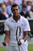 テニス、ウィンブルドン選手権（The Championships Wimbledon 2012）は6日、男子シングルス準決勝が行われ、大会第5シードのジョーウィルフリード・ツォンガ（Jo-Wilfried Tsonga、フランス）は3-6、4-6、6-3、5-7で大会第4シードのアンディ・マレー（Andy Murray、英国）に敗れた。

ポイントを奪い歓喜するジョーウィルフリード・ツォンガ（2012年7月6日撮影）。(c)AFP/GLYN KIRK