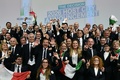 スイス・ローザンヌで行われた国際オリンピック委員会（IOC）総会で、2026年冬季五輪の開催地にイタリアのミラノ・コルティナダンペッツォが決定し喜ぶ同国代表団（2019年6月24日撮影）。(c)Philippe LOPEZ / POOL / AFP