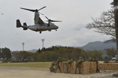 オスプレイが被災地入り 熊本地震で物資輸送支援