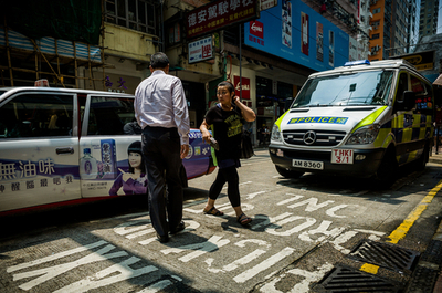 香港警察、制服にビデオカメラ装着へ アジアで初めて