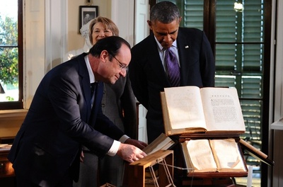 オランド仏大統領が訪米、オバマ米大統領とジェファソン邸へ