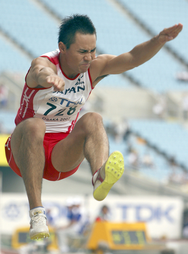 荒川 男子走り幅跳び予選通過ならず