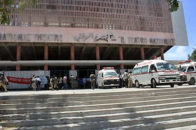 ソマリア国立劇場で女性による自爆攻撃、五輪委トップら4人死亡