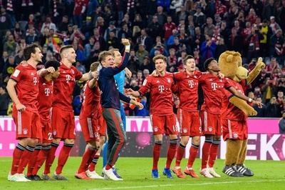 バイエルン、ドルトムントに5発大勝で首位返り咲き