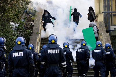 コペンハーゲン「若者の家」復活をめぐり、警官隊と衝突