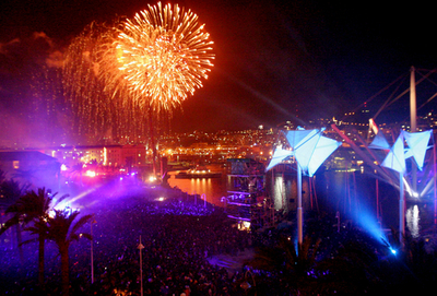 花火かセックスか、ナポリの男性に突きつけられる二者択一