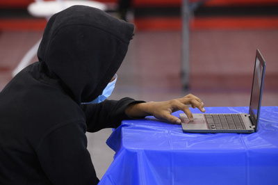 依頼募ってオンライン授業妨害、若者3人を訴追 伊