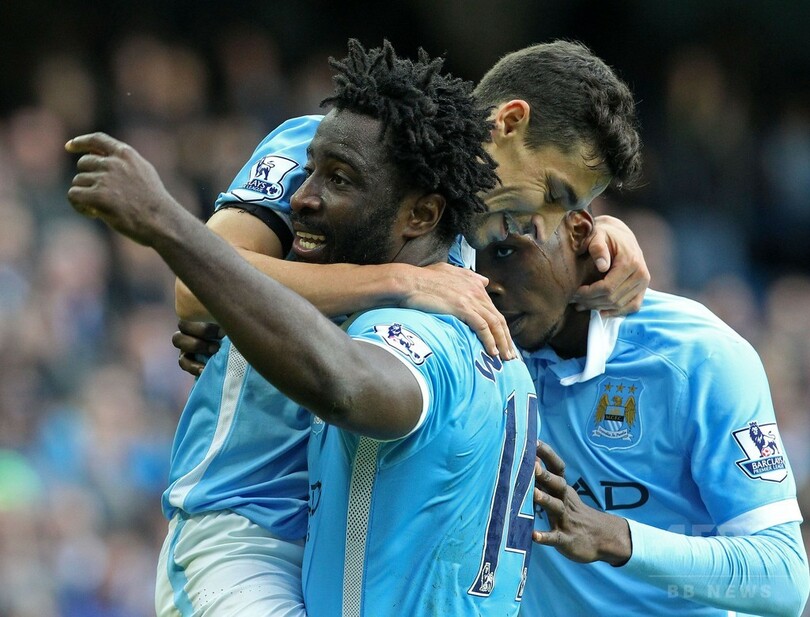 スターリングが前半だけでハットトリック、シティ大勝で首位キープ