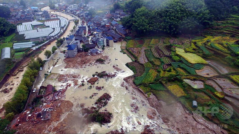 中国東部、土砂崩れで33人不明