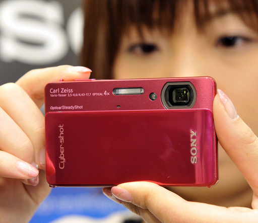 ソニー、世界最小・最軽量のサイバーショット「DSC-TX5」を発表 写真4
