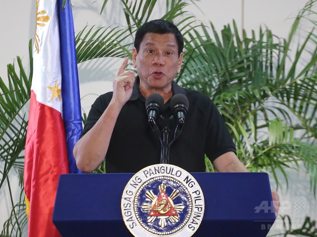 フィリピン大統領、自身をヒトラーになぞらえ「喜んで虐殺する」 フィリピン大統領、自身をヒトラーになぞらえ「喜んで虐殺する」